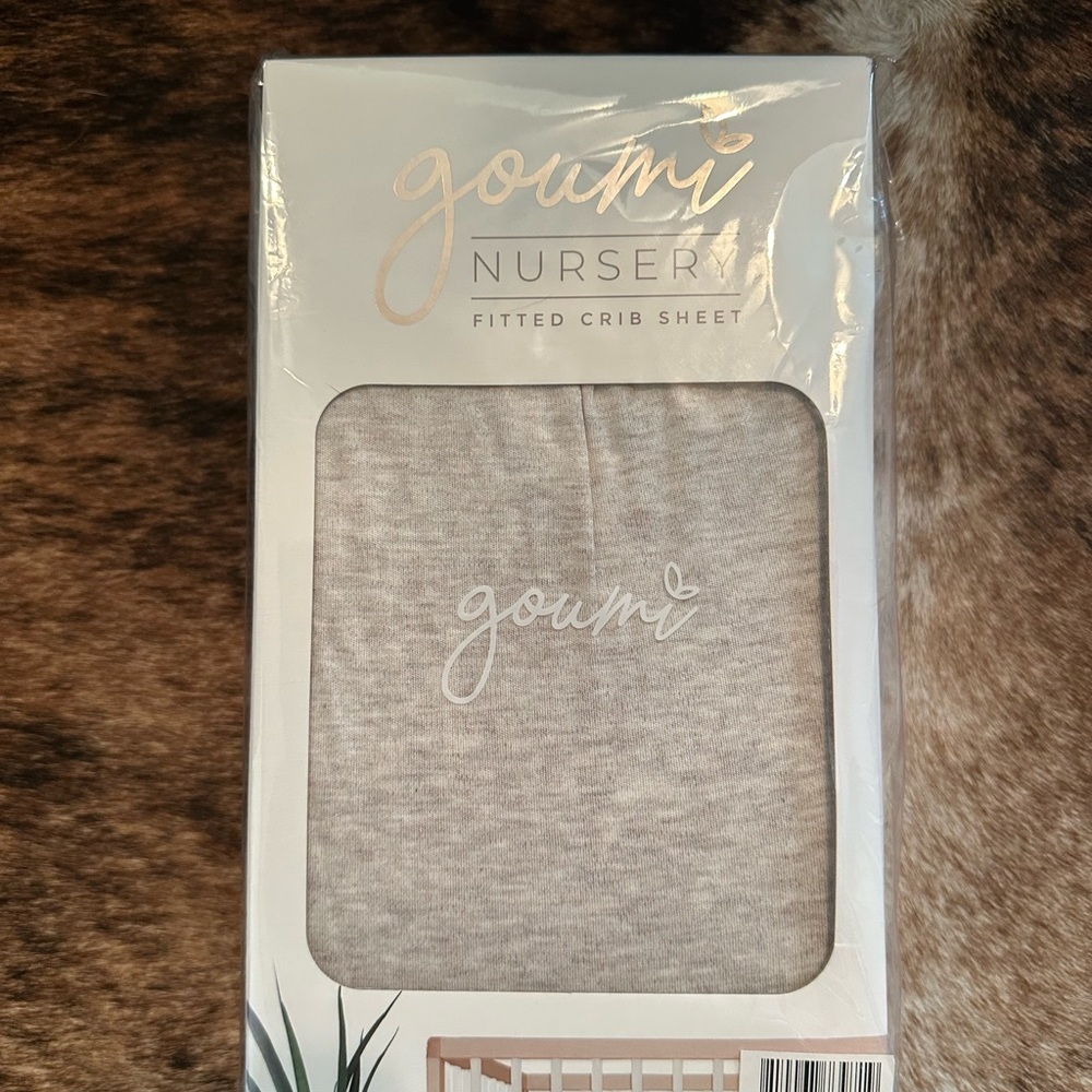 Goumi Nursery Gray Fitted Crib Sheet - Picture 1 of 1
